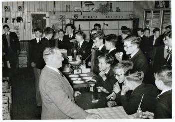 Mid-50s;Sm Howard -tuck shop