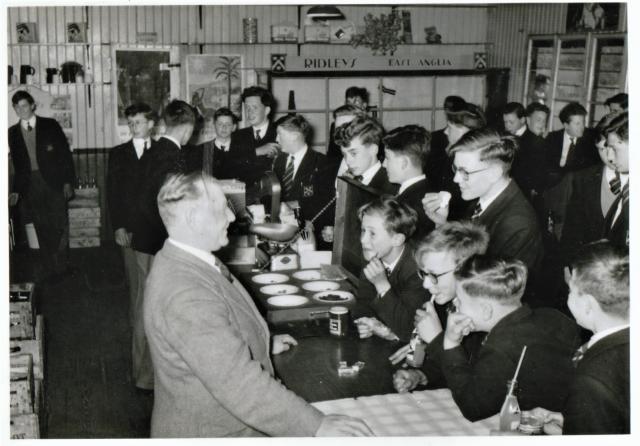 Mid-50s;Sm Howard -tuck shop