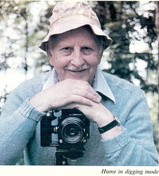 IVOR NOEL HUME OBE (36-39)